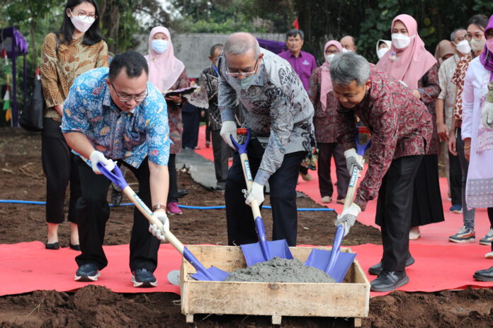 Kerja sama dengan Sekolah Kedokteran Hewan dan Biomedis IPB University (SKHB IPB University) untuk membangun Poultry Health Research Centre, Bogor, Rabu (25/5).