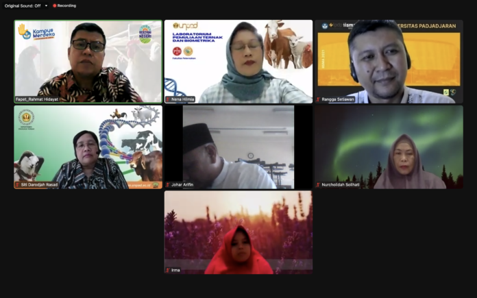 Fakultas Peternakan, Universitas Padjajaran (Fapet UNPAD) menggelar webinar potensi reproduksi dan genetik untuk mendukung keberadaan dan keberdayaan ternak lokal secara daring via aplikasi Zoom Meeting, Jumat (20/5).