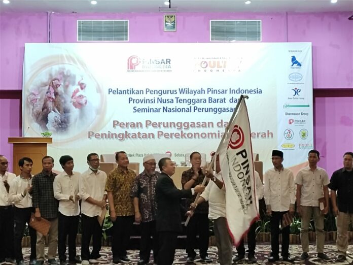 Pinsar Indonesia hadir sebagai wadah untuk mewujudkan stabilitas harga pasar produk unggas, serta mempertahanlan eksistensi usaha peternakan rakyat yang maju dan tangguh.