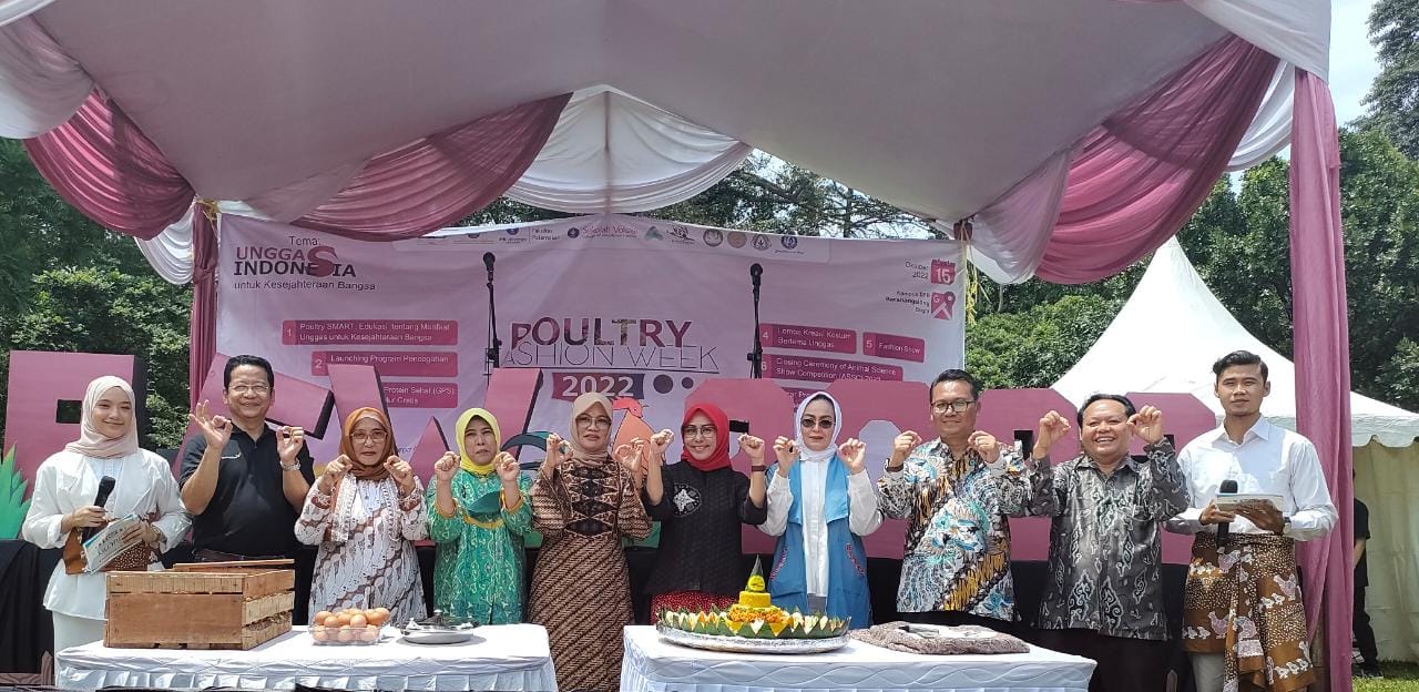 Kemeriahan acara Poultry Fashion Week di Bogor